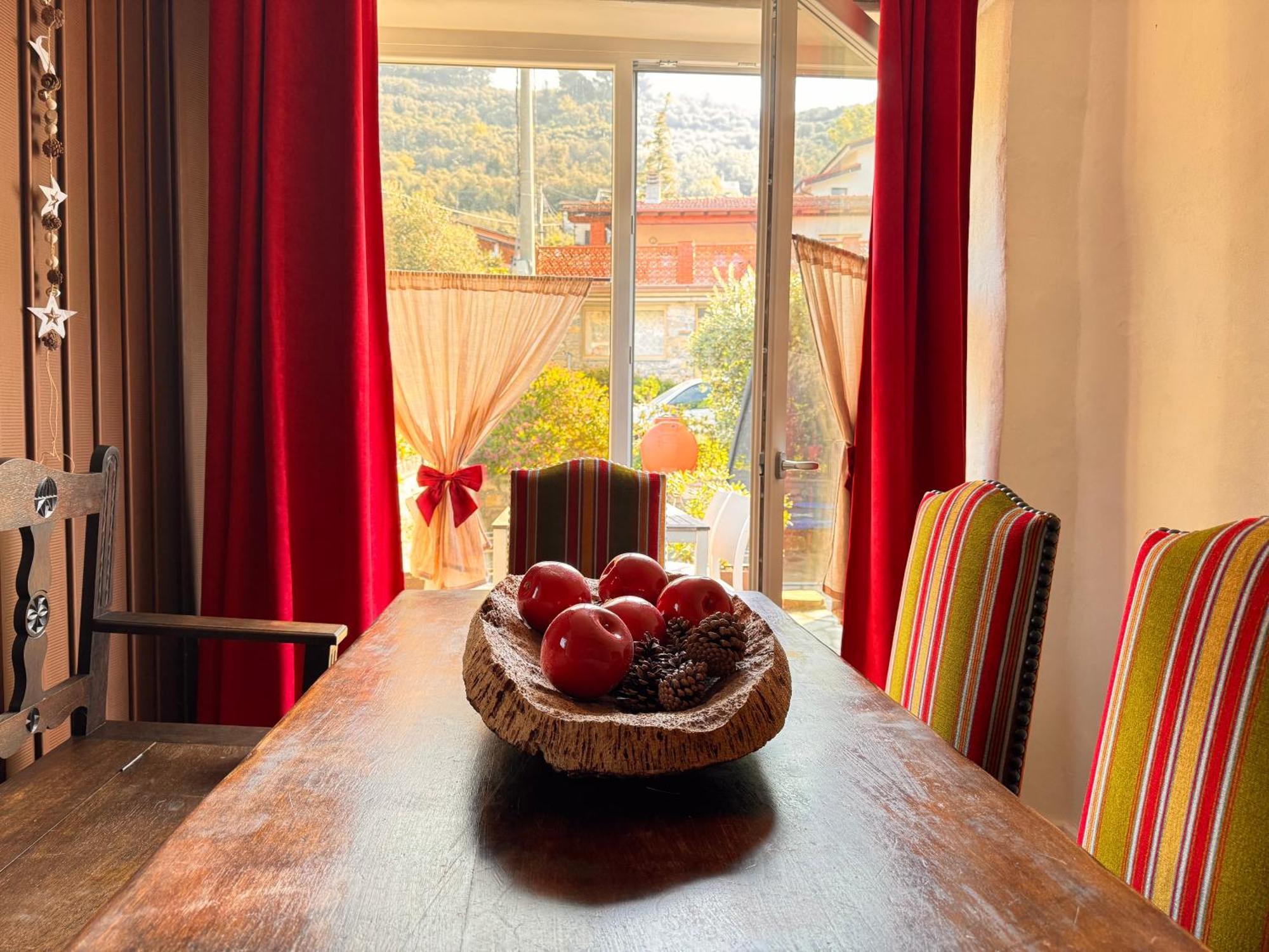 Casa Bisou Italia Wifi Et Parking Free Privato Villa Diano San Pietro Екстериор снимка