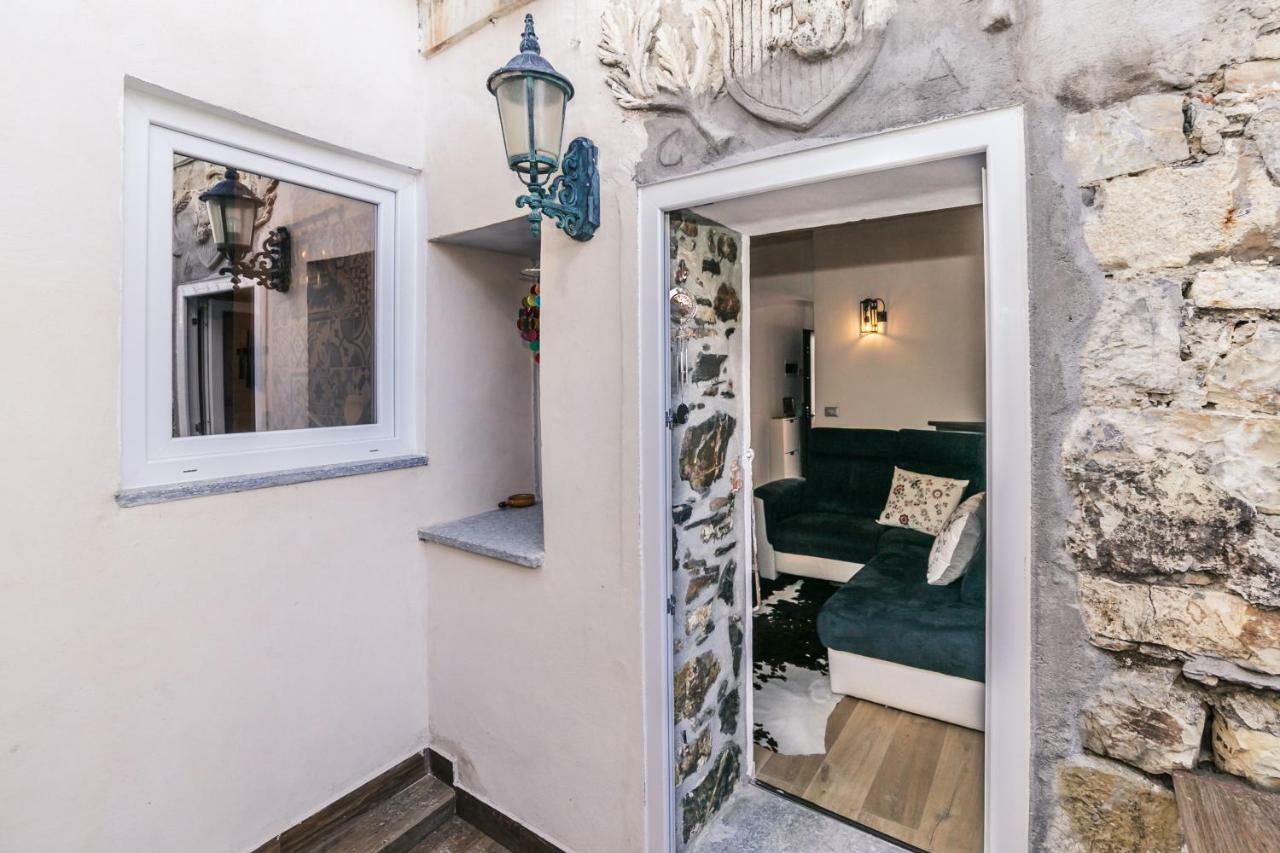 Casa Bisou Italia Wifi Et Parking Free Privato Villa Diano San Pietro Екстериор снимка